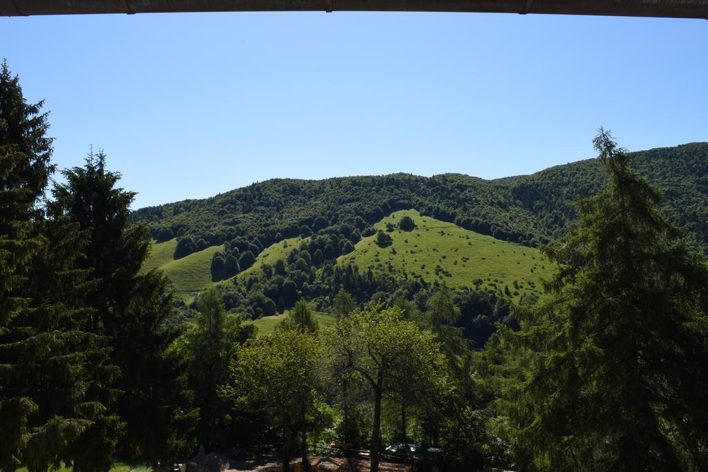 מלון אביו Rifugio Monte Baldo מראה חיצוני תמונה