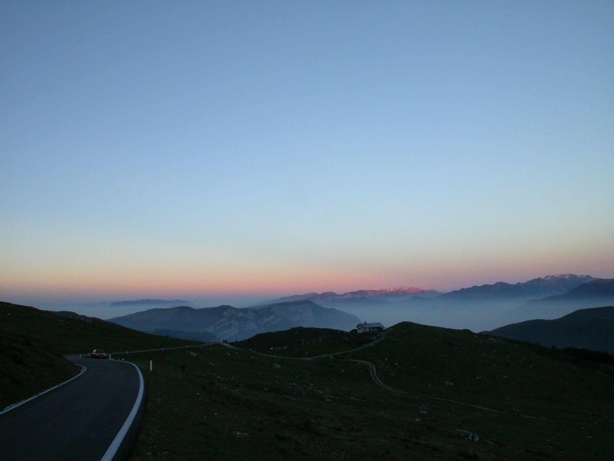 מלון אביו Rifugio Monte Baldo מראה חיצוני תמונה