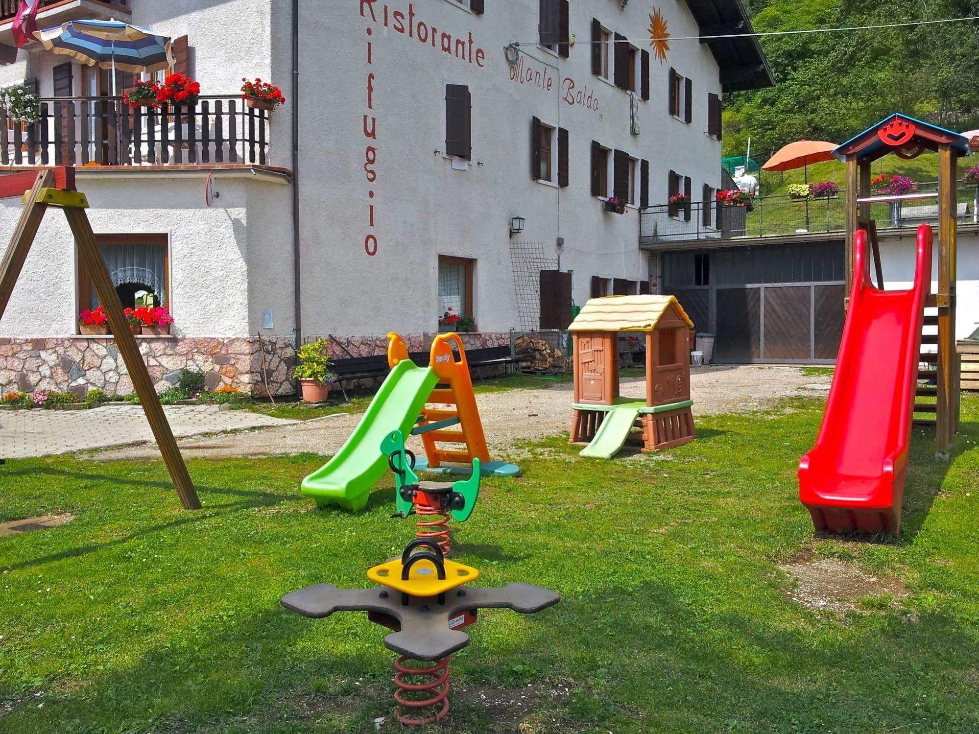 מלון אביו Rifugio Monte Baldo מראה חיצוני תמונה